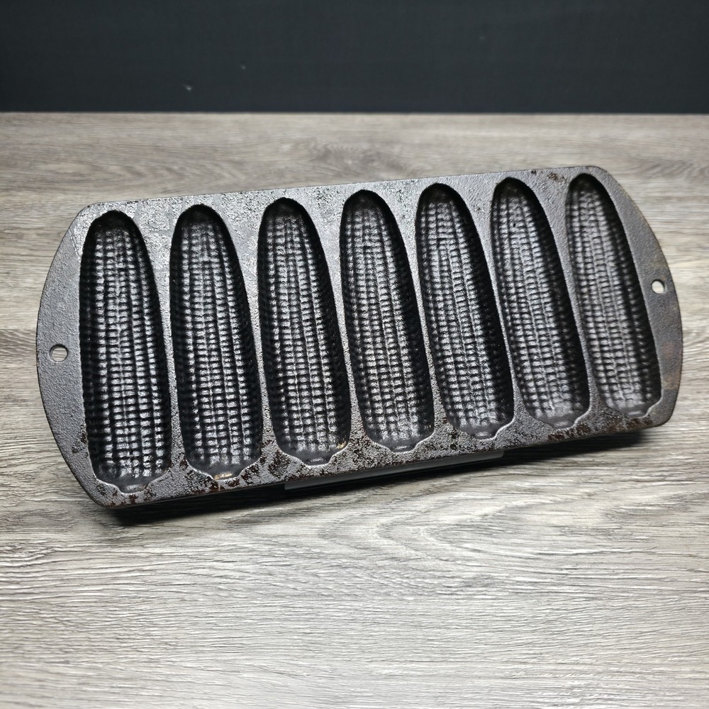 Vintage Lodge Cast Iron 27C2 7 Stick Cornbread Muffin Pan Black USA